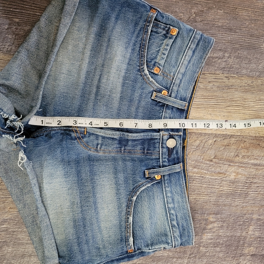Levis 501 jean shorts - Picture 7 of 7